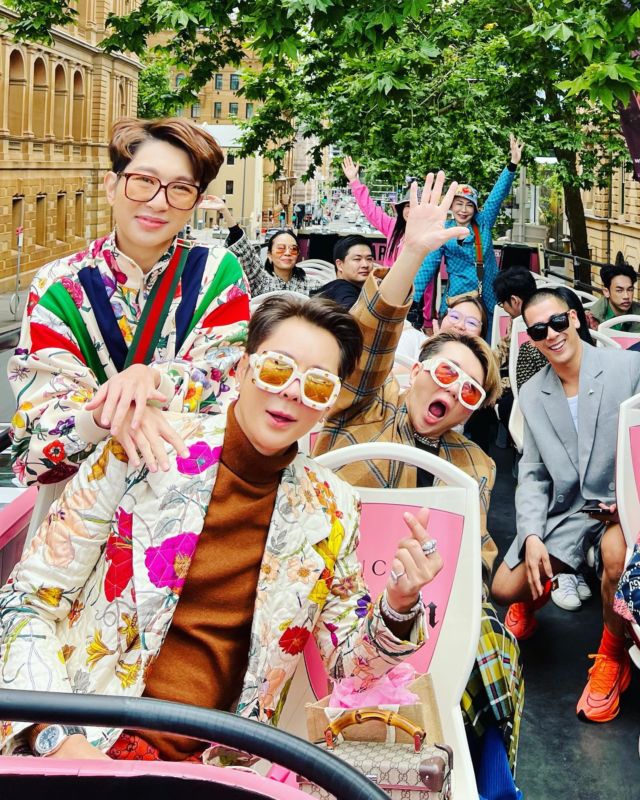 The spectacular people you meet in life’s journey. Thanks to this pink bus full of fun as part of Gucci Garden Archetypes in Sydney last week. @leon_pom @gap_panitipad @theworldofmarkthawin you were a blast. Kapunkap from Scott at @yoursydneyguide 😃#guccigarden #gucci #sydney #luxury #fashion #guccigang #guccigardenarchetypes